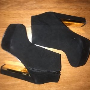 Aldo Black/Gold Heels
